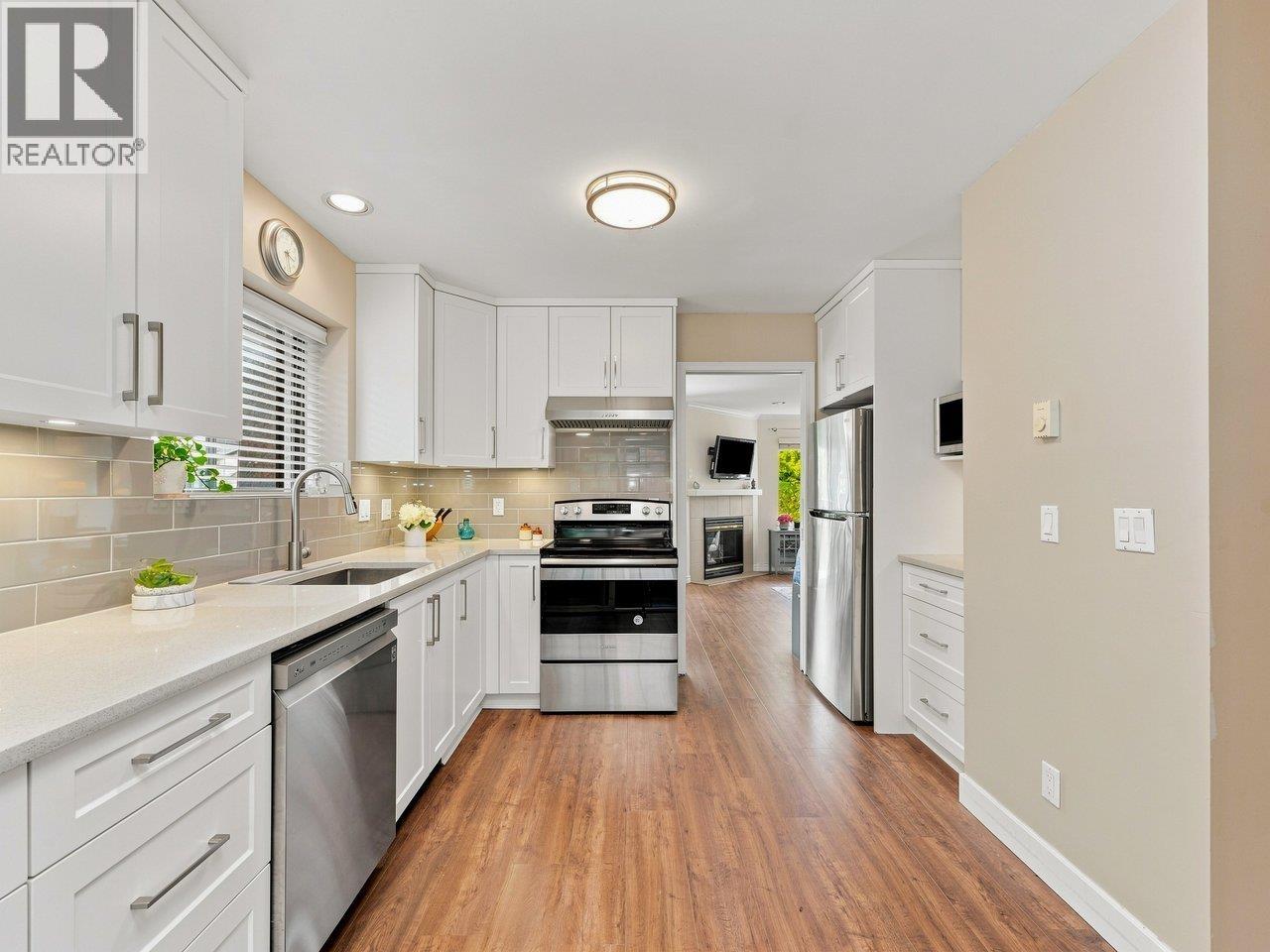 22 2133 St. Georges Avenue, North Vancouver, British Columbia  V7L 3K5 - Photo 6 - R3152210