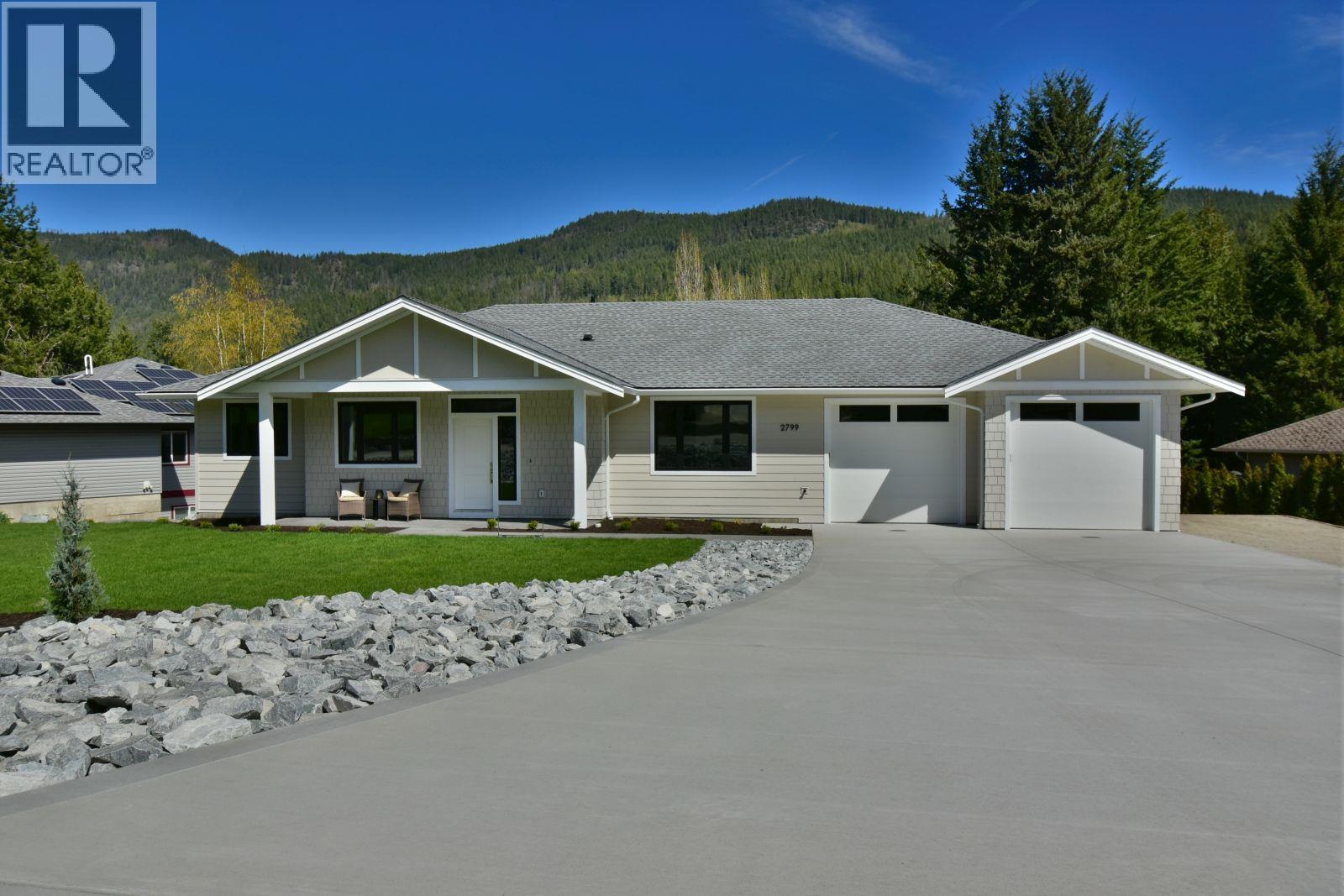 2799 Mountview Drive, Blind Bay, British Columbia
