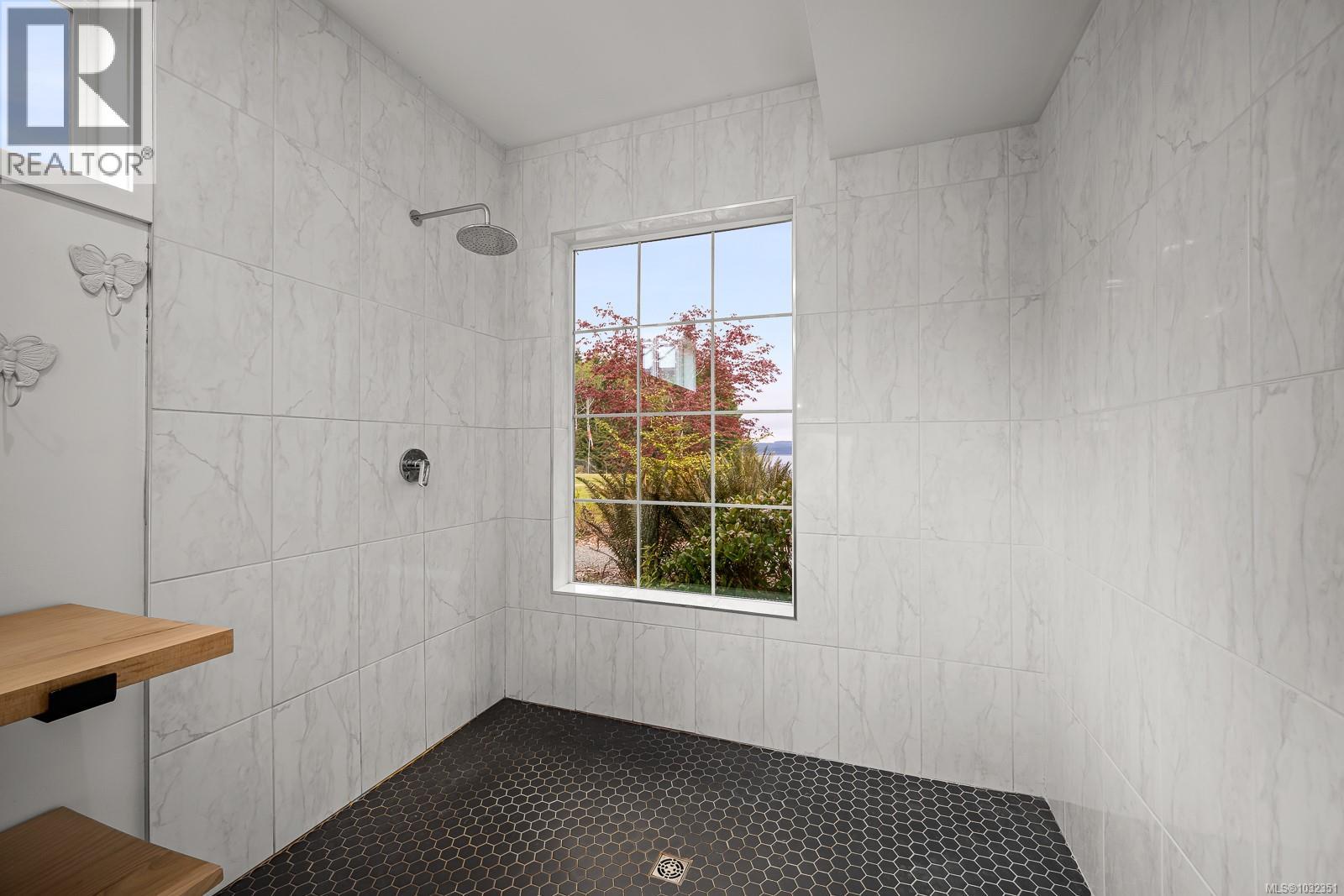 885 Lanqvist Rd, Hyde Creek, British Columbia  V0N 2R0 - Photo 11 - 1032351