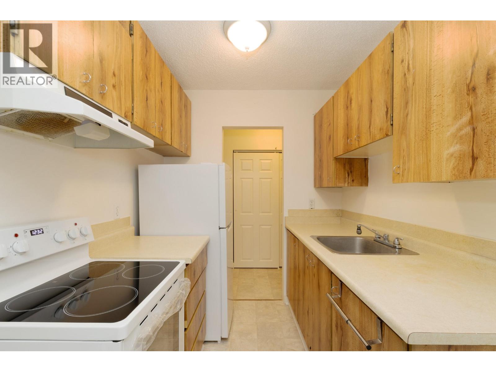 301 535 Blue Mountain Street, Coquitlam, British Columbia  V3J 4R2 - Photo 10 - R3155142