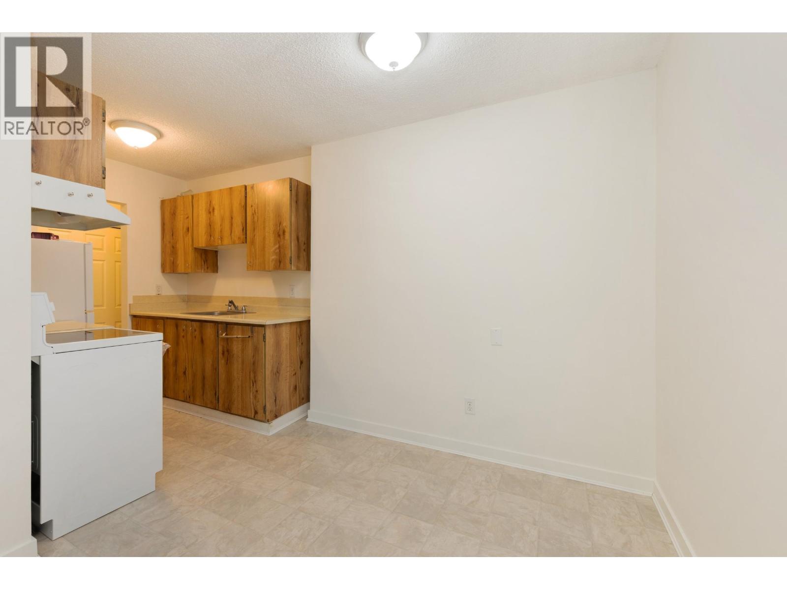 301 535 Blue Mountain Street, Coquitlam, British Columbia  V3J 4R2 - Photo 8 - R3155142