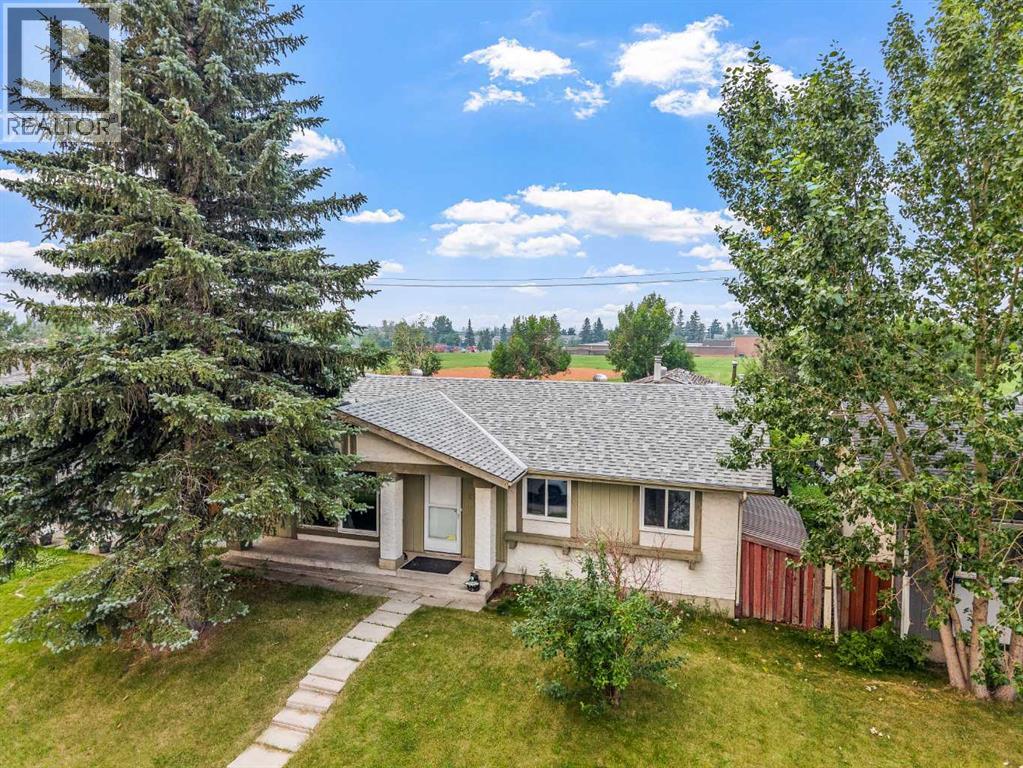 227 Manora Crescent NE, Calgary, Alberta