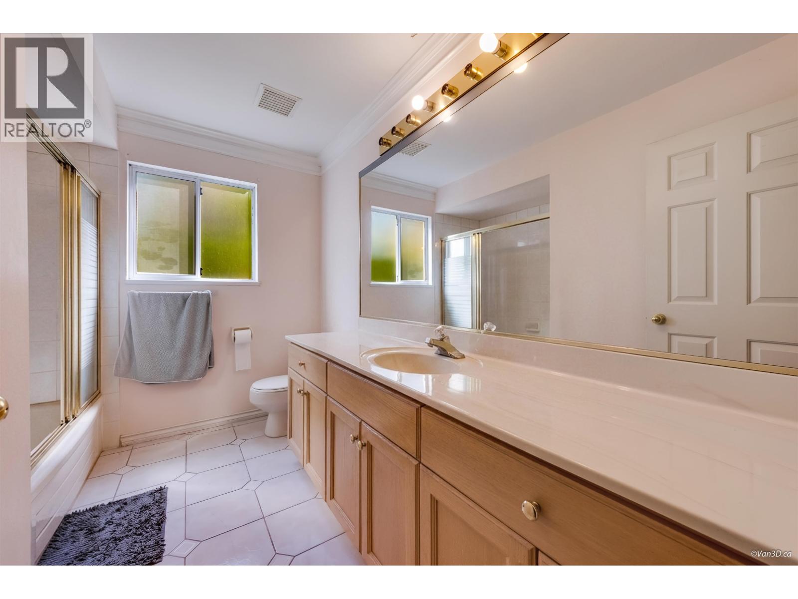 7038 Bridge Street, Richmond, British Columbia  V6Y 2S7 - Photo 35 - R3155237