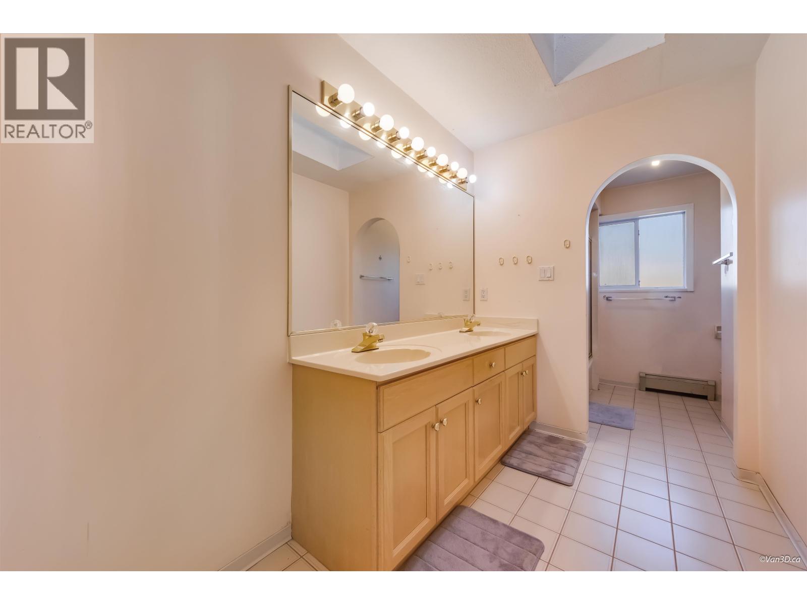 7038 Bridge Street, Richmond, British Columbia  V6Y 2S7 - Photo 29 - R3155237