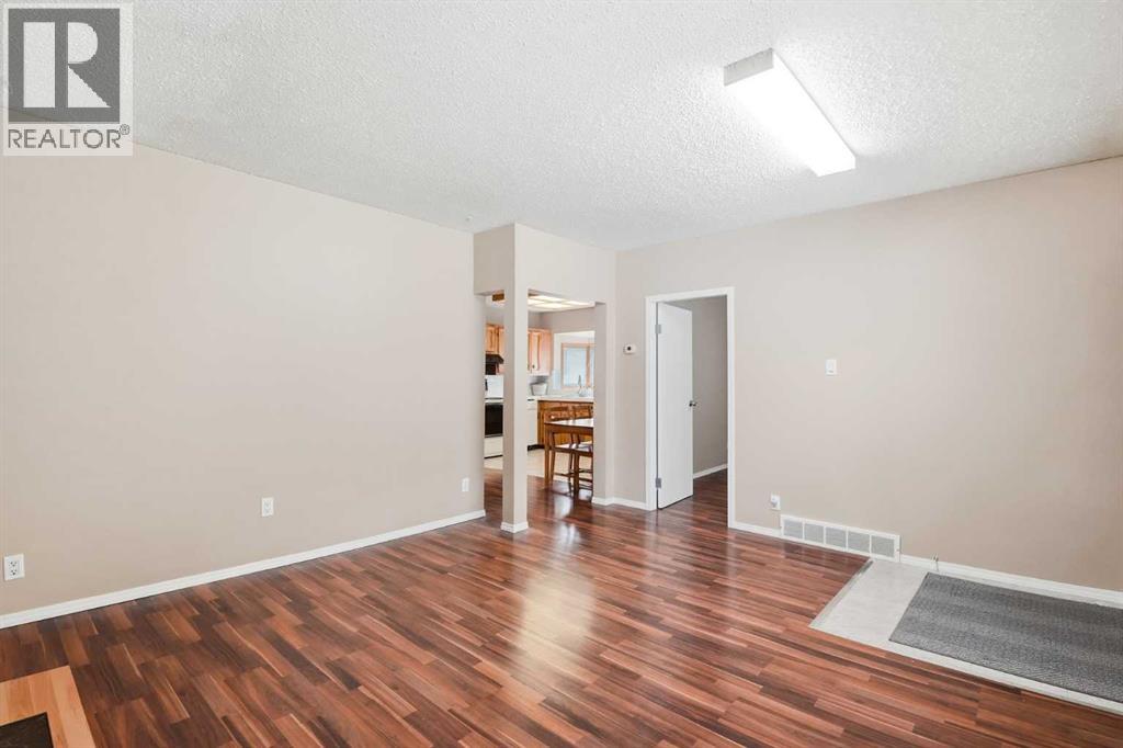1832 43 Street SE, Calgary, Alberta  T2B 1G9 - Photo 4 - A2336833