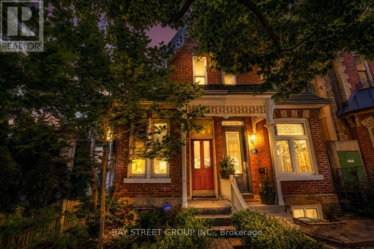 236 Seaton Street, Toronto, Ontario  M5A 2T4 - Photo 2 - C13668884