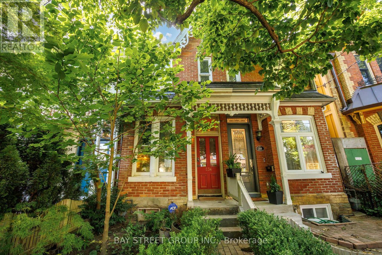 236 Seaton Street, Toronto, Ontario  M5A 2T4 - Photo 3 - C13668884