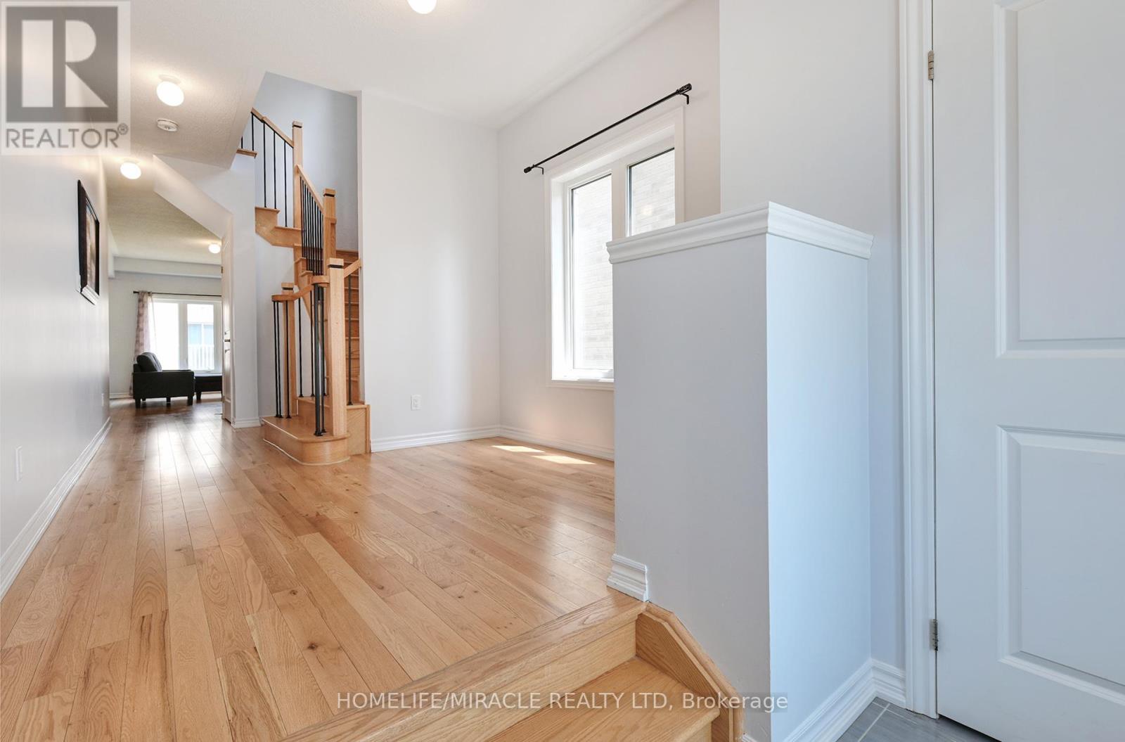 2419 Angora Street S, Pickering, Ontario  L1X 0M6 - Photo 4 - E13668844