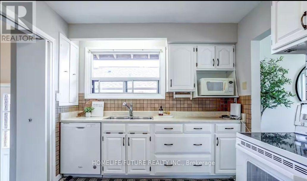 7 Stonehenge Crescent, Toronto, Ontario M1G 2P5 - Photo 10 - E13668894