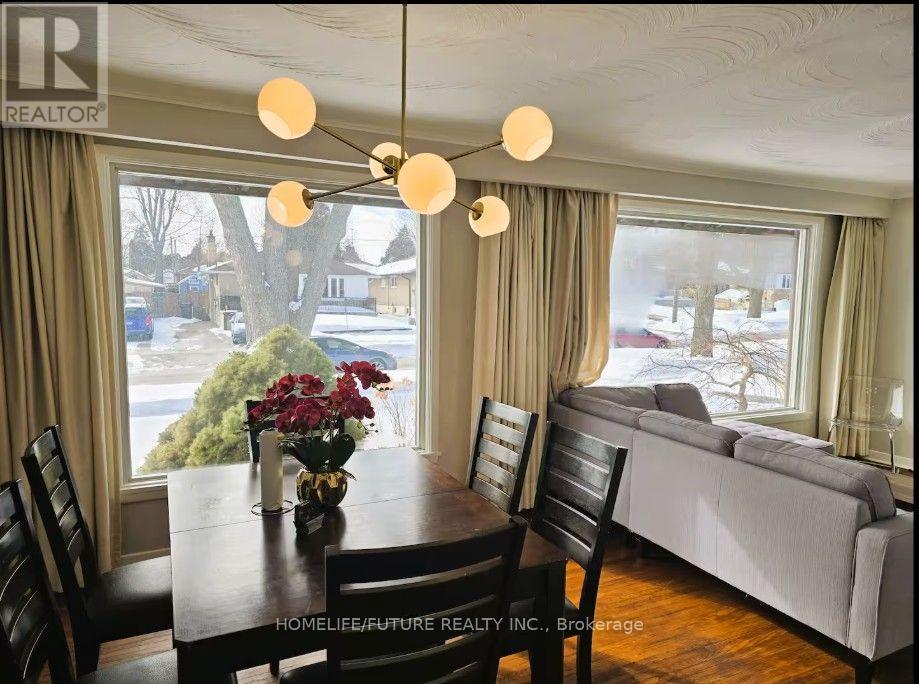 7 Stonehenge Crescent, Toronto, Ontario M1G 2P5 - Photo 11 - E13668894