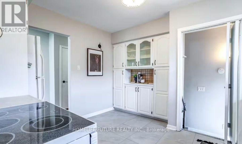 7 Stonehenge Crescent, Toronto, Ontario M1G 2P5 - Photo 13 - E13668894