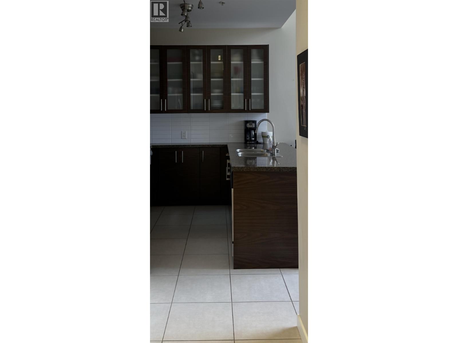 Th17 2345 Madison Avenue, Burnaby, British Columbia  V5C 0B4 - Photo 3 - R3154013
