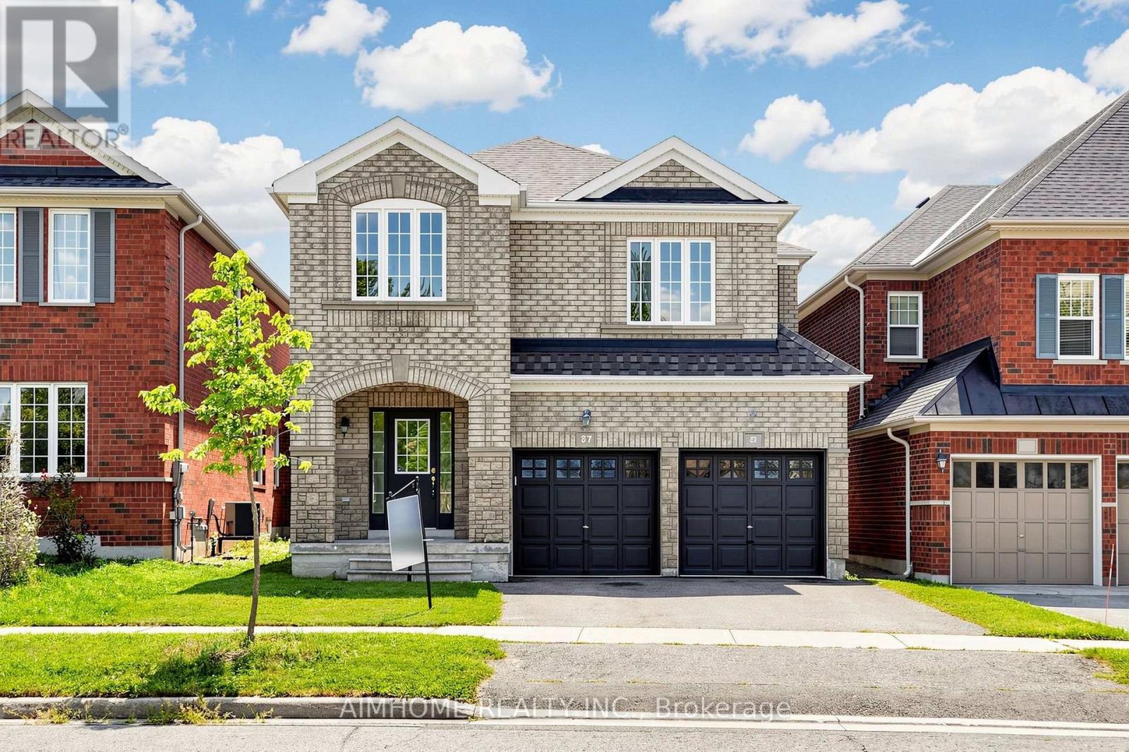 87 RIVER RIDGE BOULEVARD, Aurora, Ontario