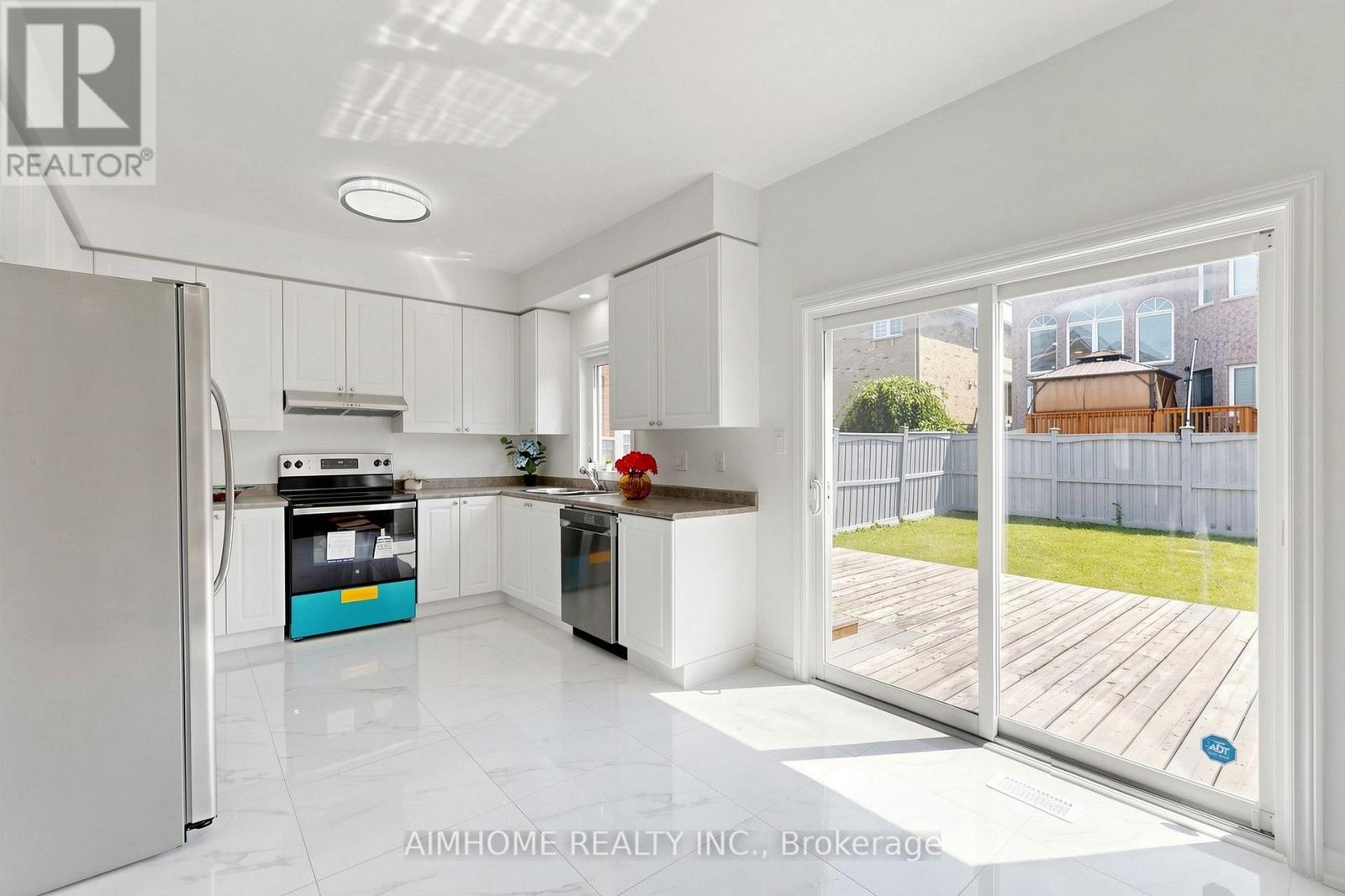 87 River Ridge Boulevard, Aurora, Ontario  L4G 7T9 - Photo 11 - N13668886