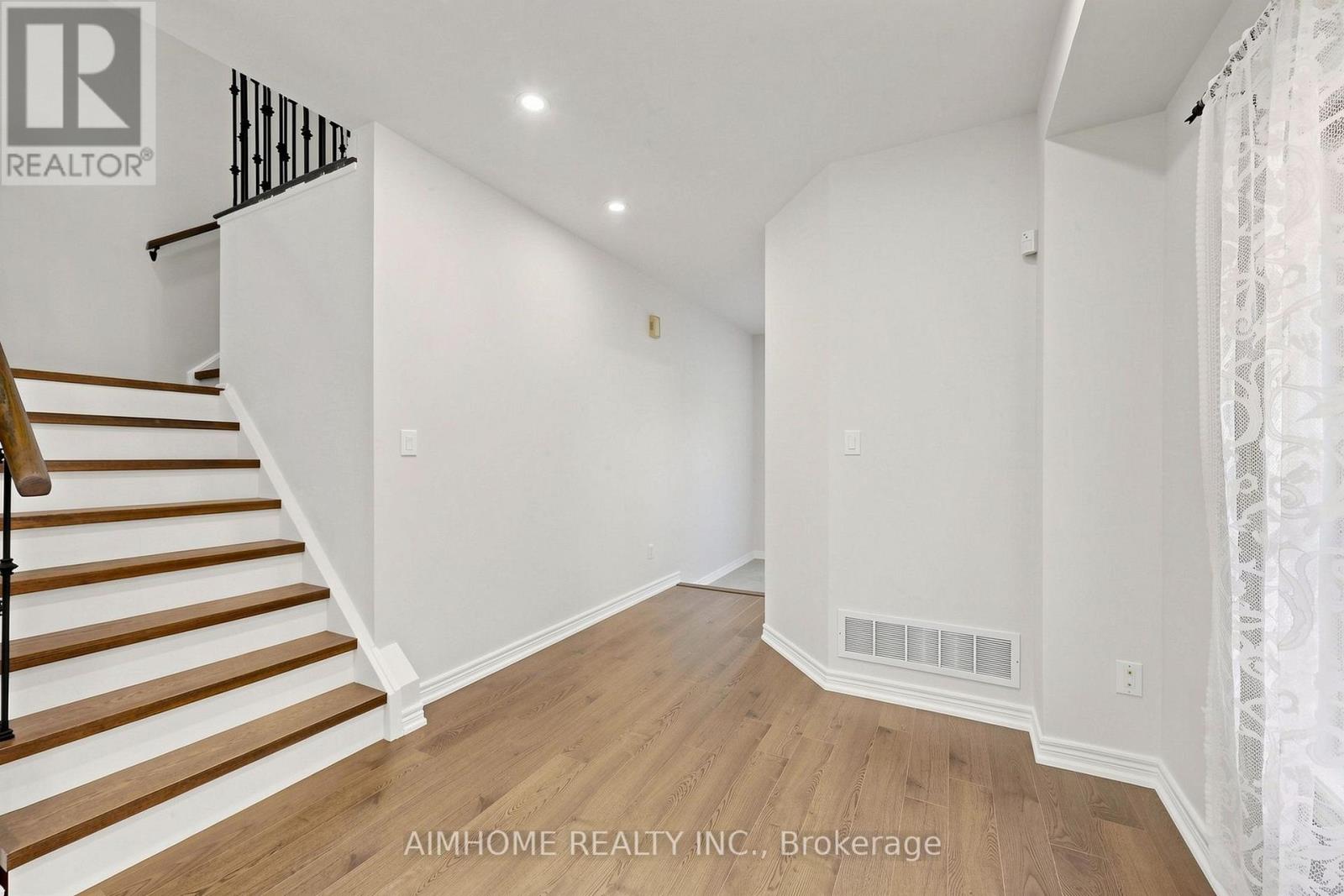 87 River Ridge Boulevard, Aurora, Ontario  L4G 7T9 - Photo 21 - N13668886