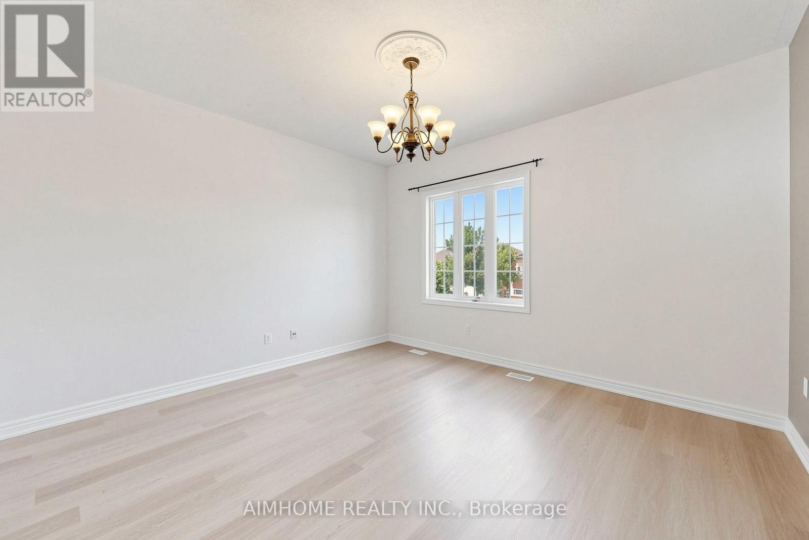 87 River Ridge Boulevard, Aurora, Ontario  L4G 7T9 - Photo 25 - N13668886