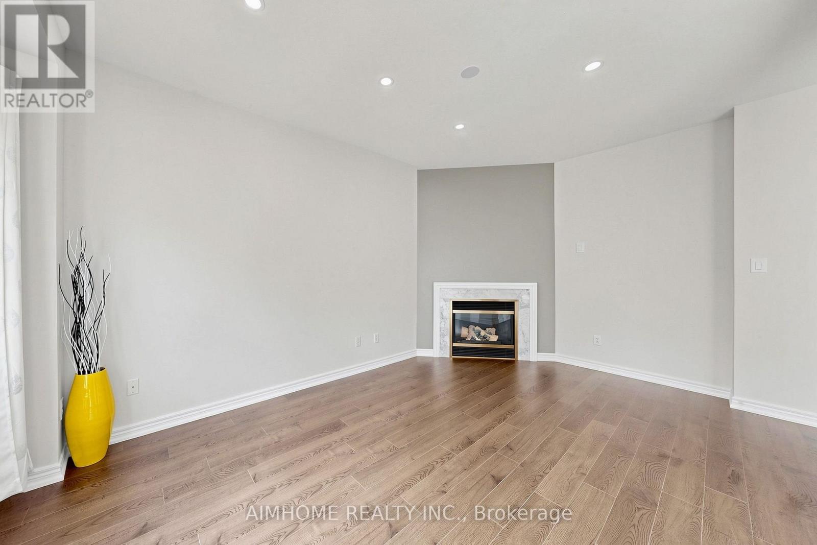 87 River Ridge Boulevard, Aurora, Ontario  L4G 7T9 - Photo 7 - N13668886