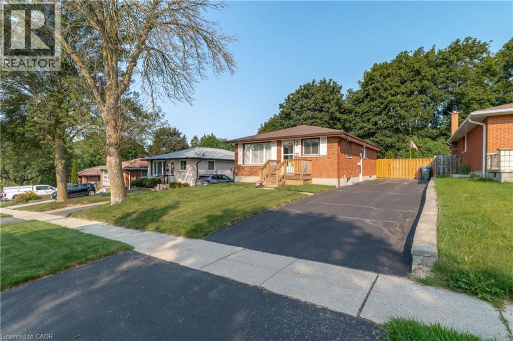 22 MOUNTFORD Drive, Guelph, Ontario