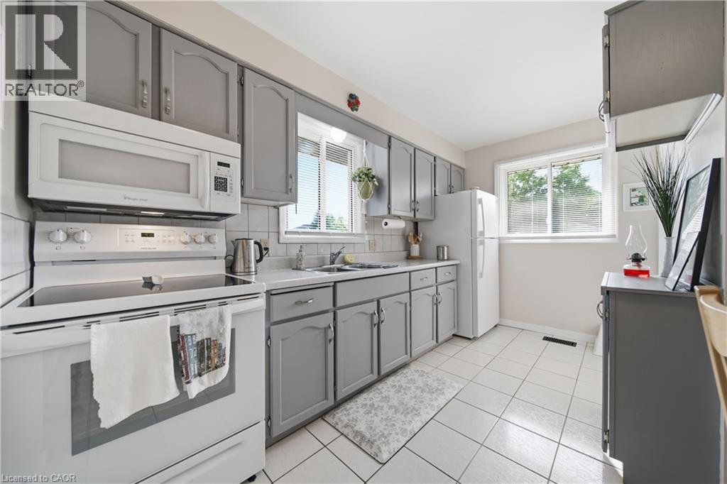 22 Mountford Drive, Guelph, Ontario  N1E 6E9 - Photo 10 - 40852699