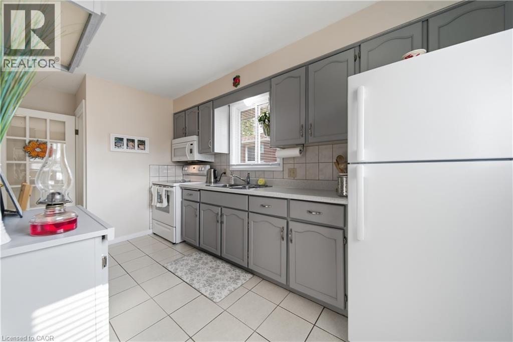 22 Mountford Drive, Guelph, Ontario  N1E 6E9 - Photo 11 - 40852699