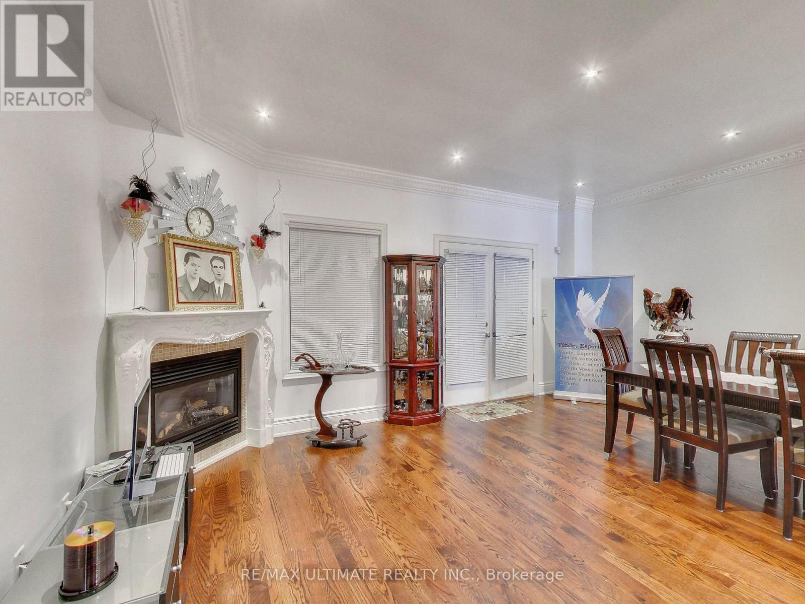 26 Dynevor Road, Toronto, Ontario  M6E 3X1 - Photo 13 - W13668896
