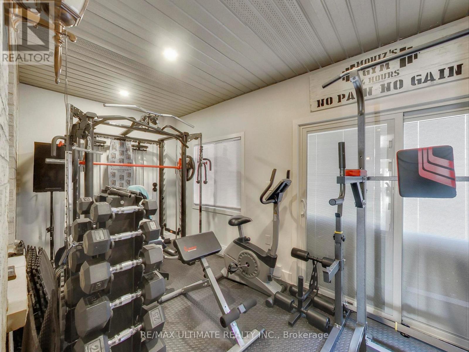 26 Dynevor Road, Toronto, Ontario  M6E 3X1 - Photo 15 - W13668896