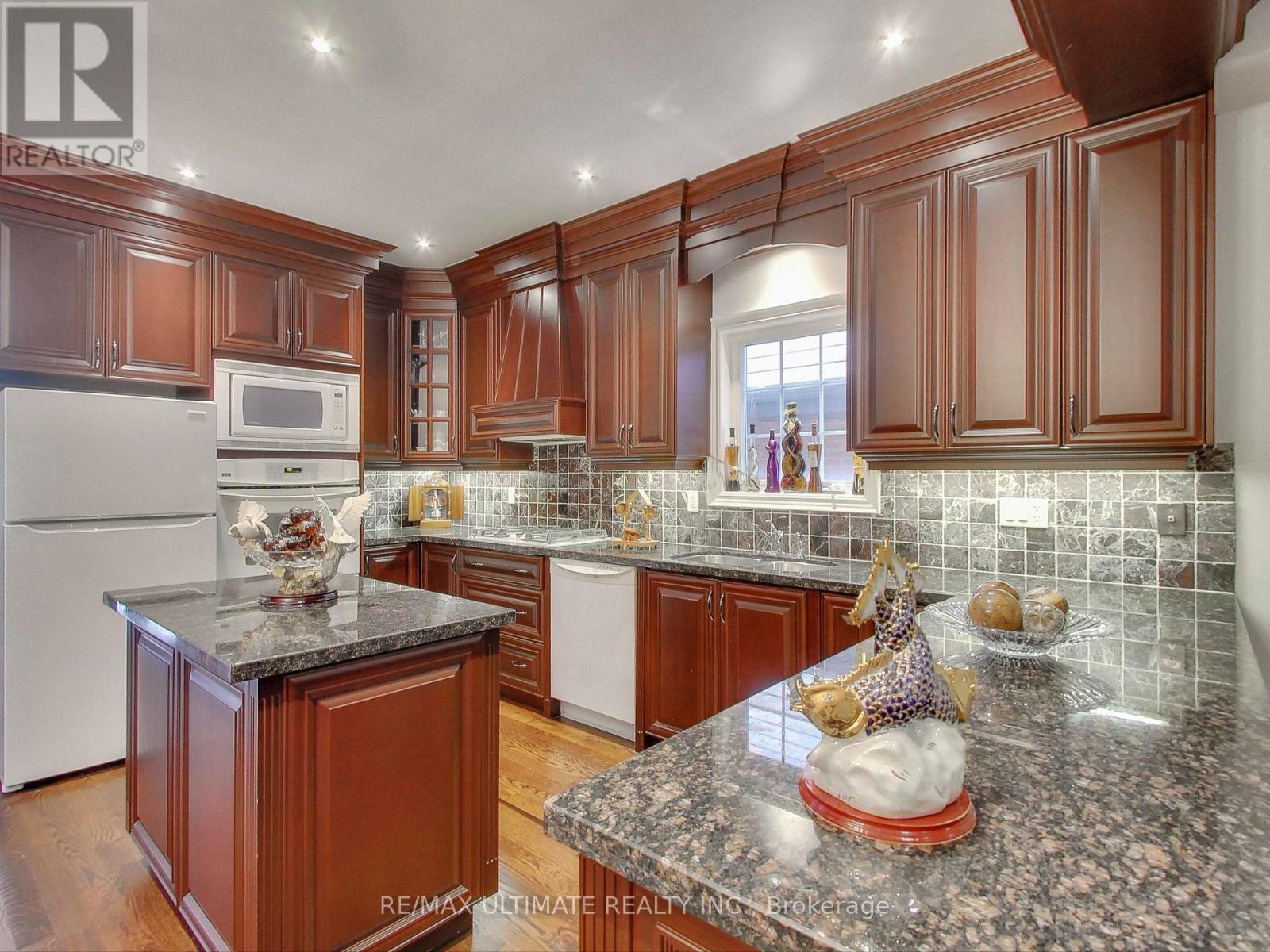 26 Dynevor Road, Toronto, Ontario  M6E 3X1 - Photo 7 - W13668896