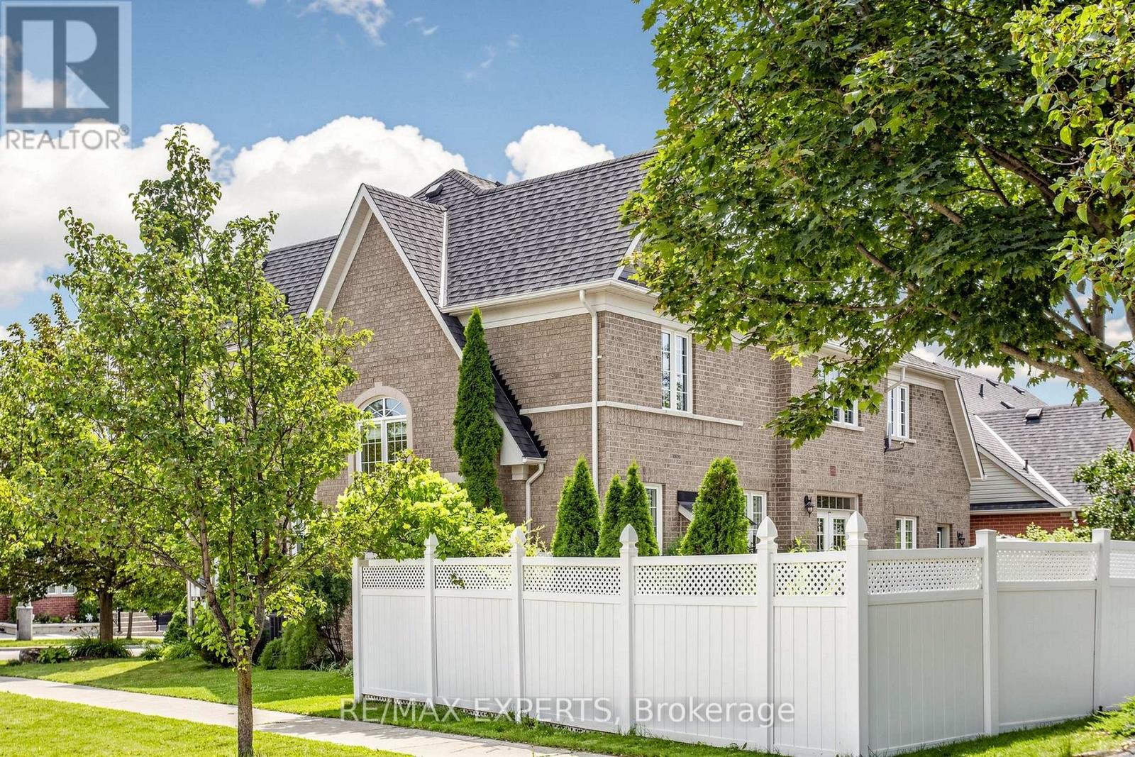 30 Alhart Street, Richmond Hill, Ontario  L4E 5E8 - Photo 4 - N13608848