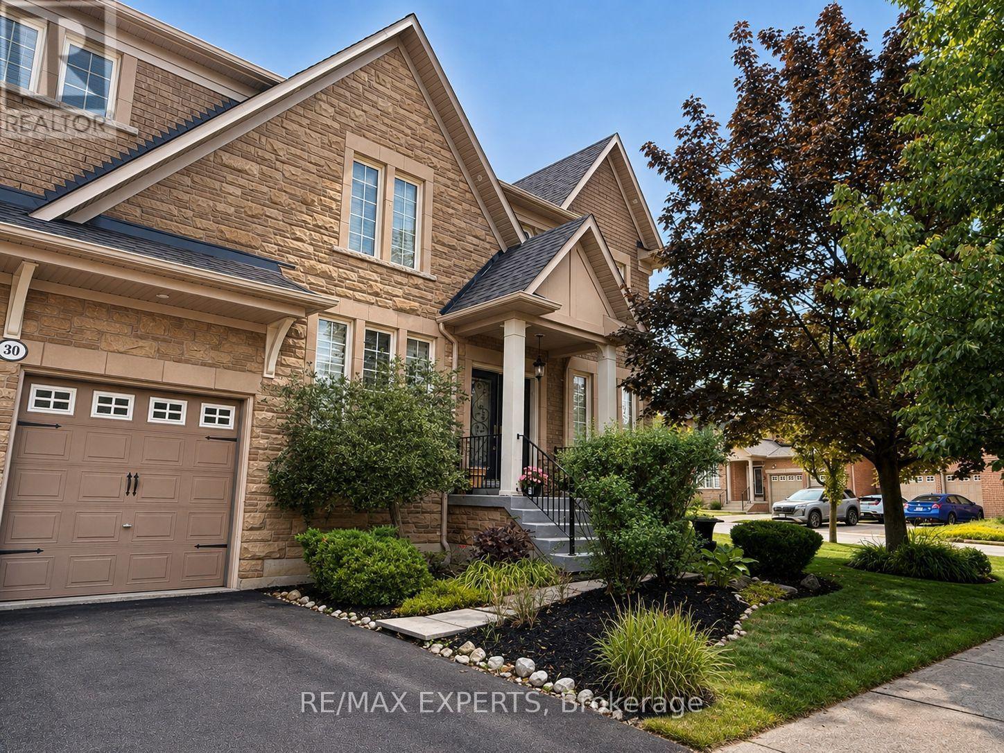 30 Alhart Street, Richmond Hill, Ontario  L4E 5E8 - Photo 2 - N13608848
