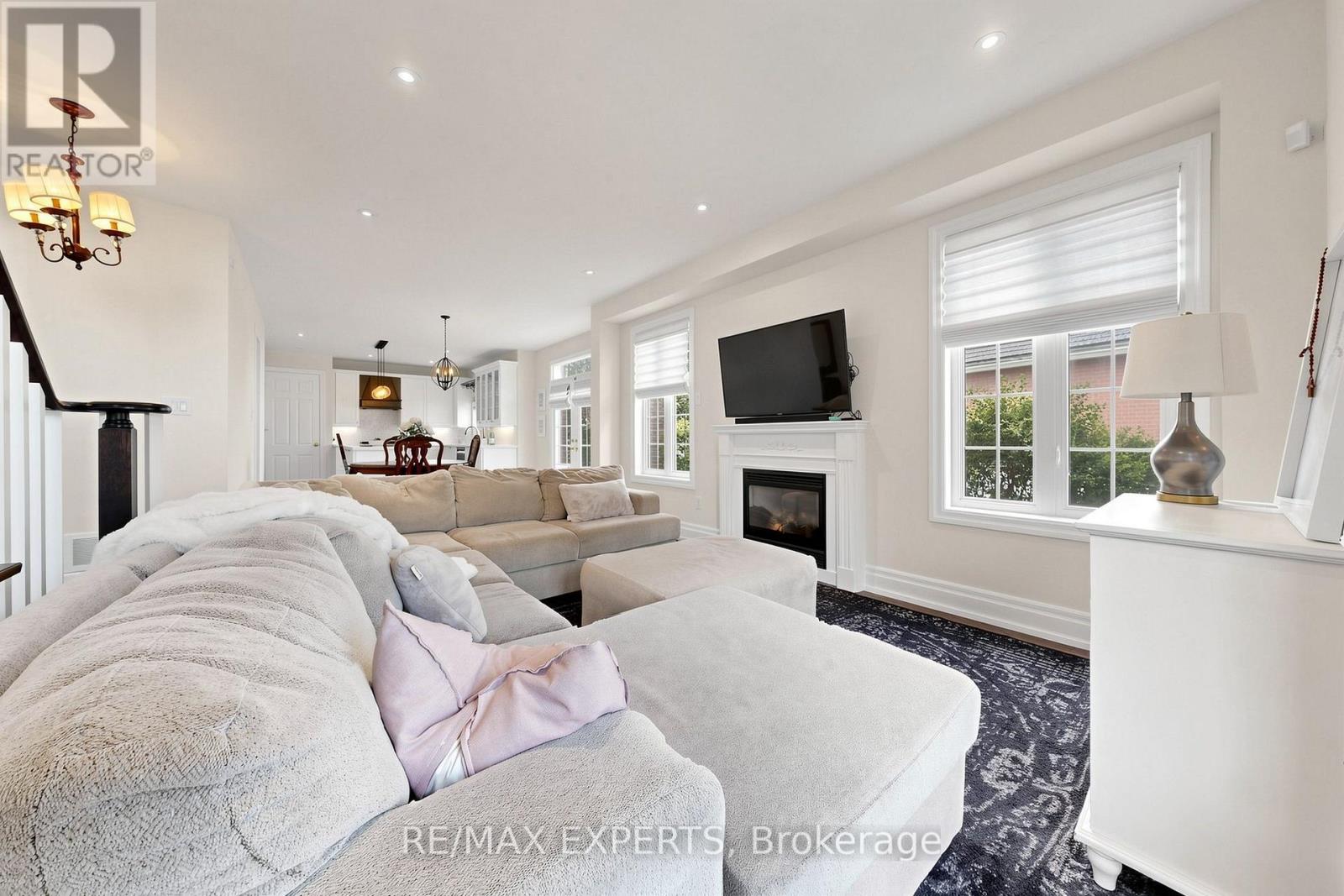 30 Alhart Street, Richmond Hill, Ontario  L4E 5E8 - Photo 11 - N13608848
