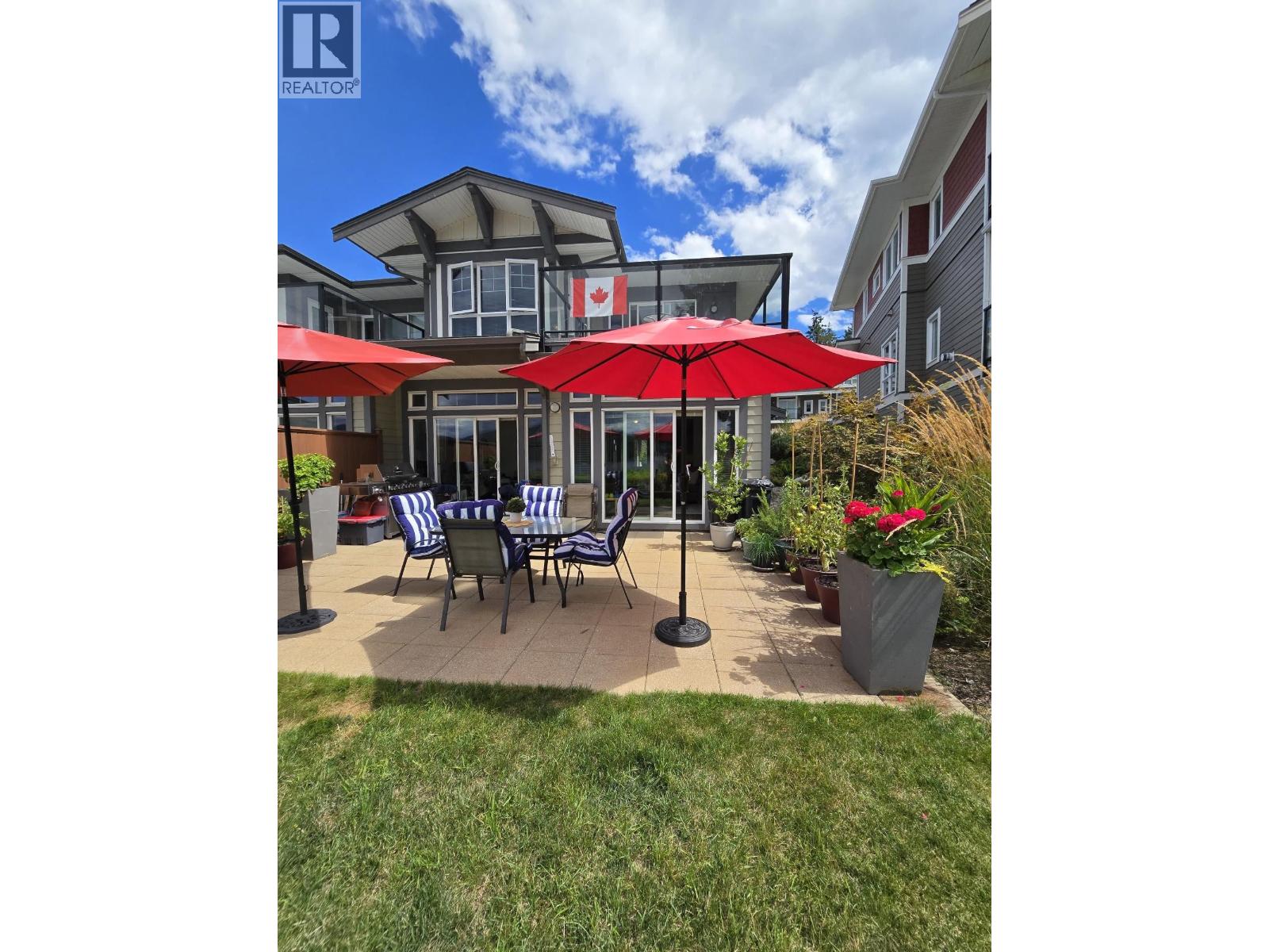 5915 BEACHGATE LANE, Sechelt, British Columbia