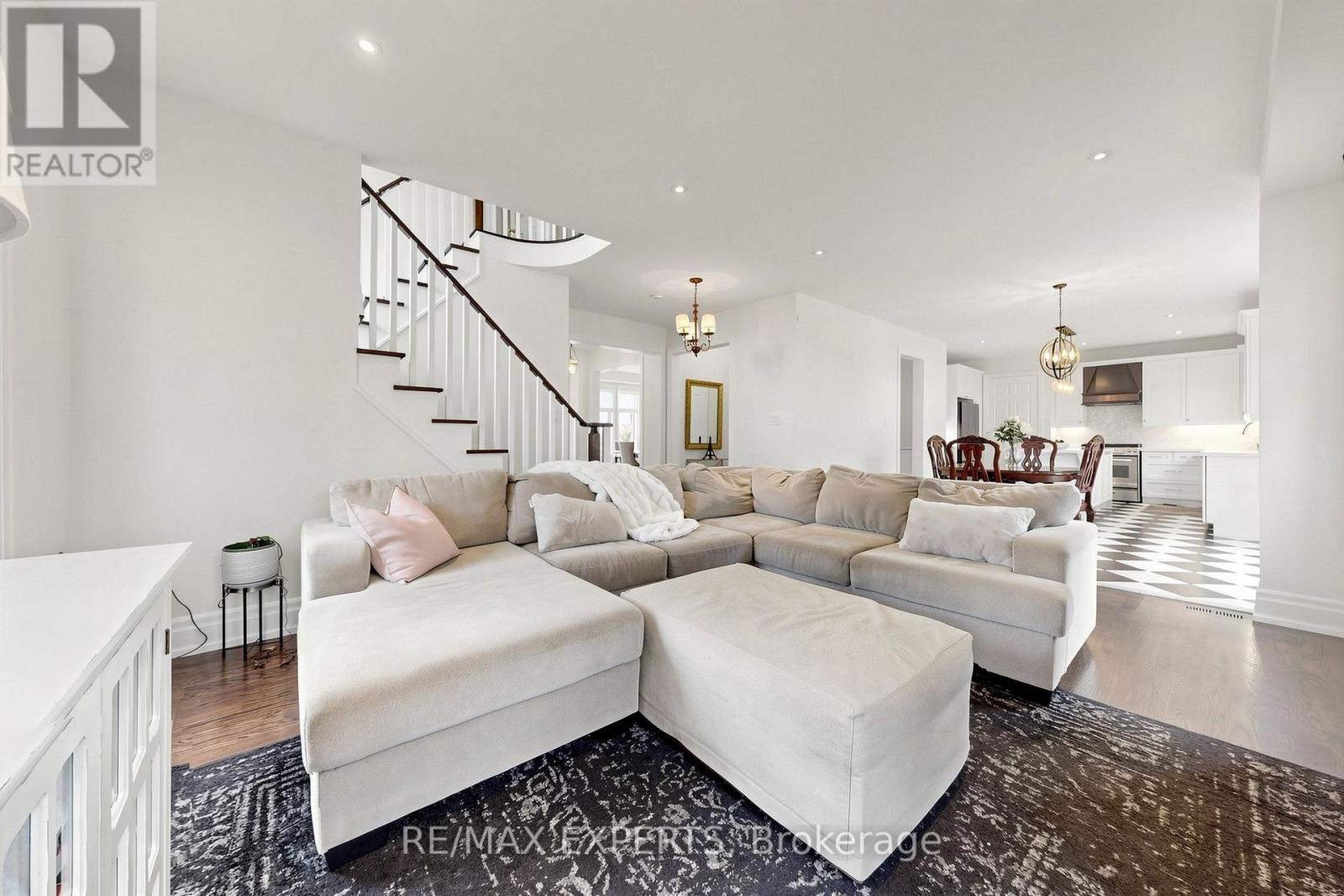 30 Alhart Street, Richmond Hill, Ontario  L4E 5E8 - Photo 12 - N13608848
