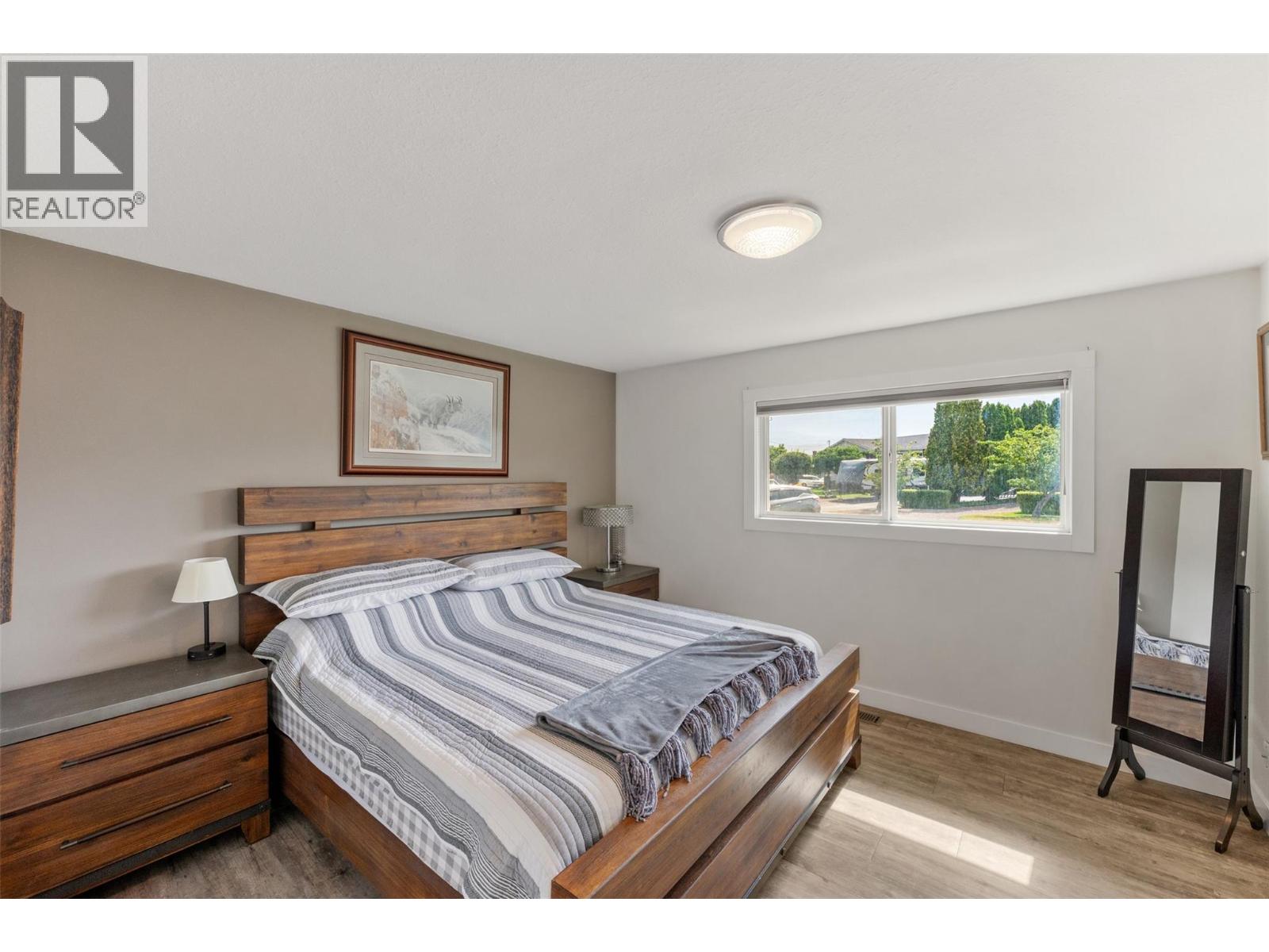 5852 Fairview Place, Oliver, British Columbia  V0H 1T1 - Photo 6 - 10394741