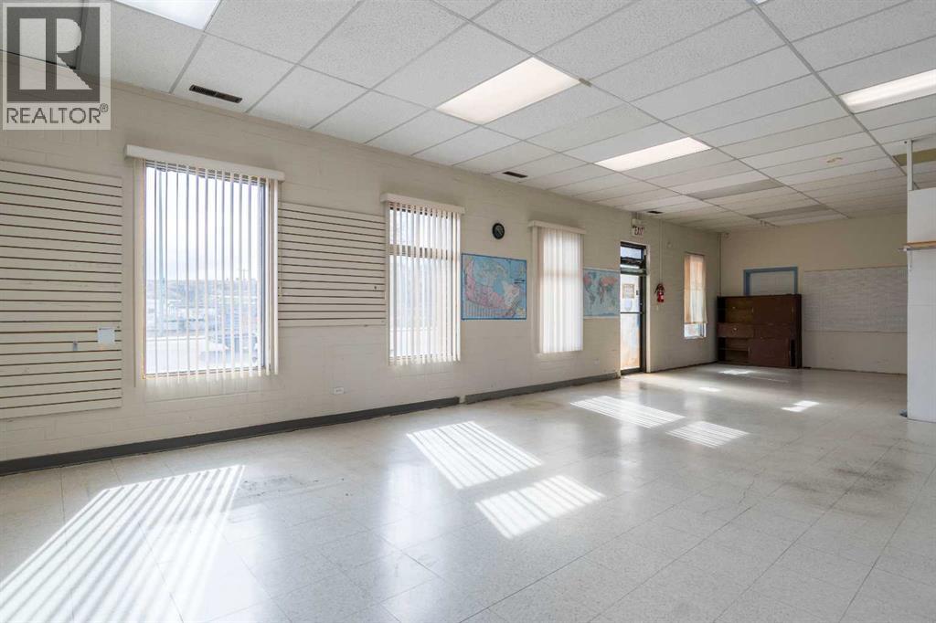 957 South Railway Street SE, Medicine Hat, Alberta  T1A 2W3 - Photo 5 - A2205194