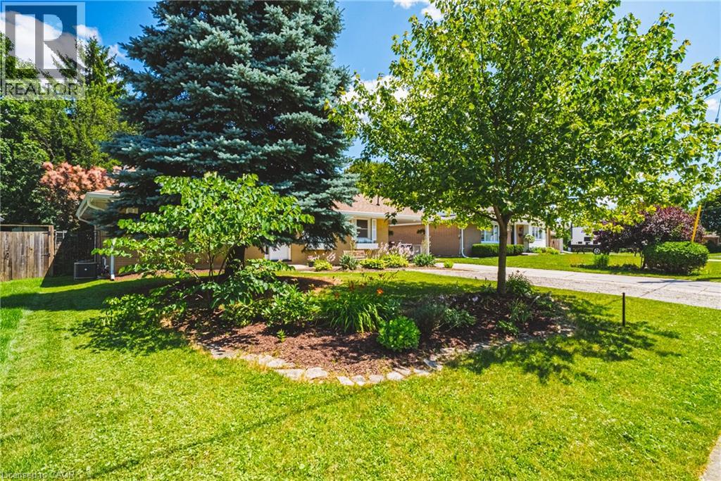 15 Dale Avenue, Cambridge, Ontario  N1S 3M7 - Photo 4 - 40850884