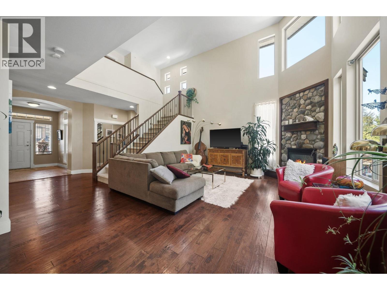 24781 Mcclure Drive, Maple Ridge, British Columbia  V2W 0A5 - Photo 2 - R3155256