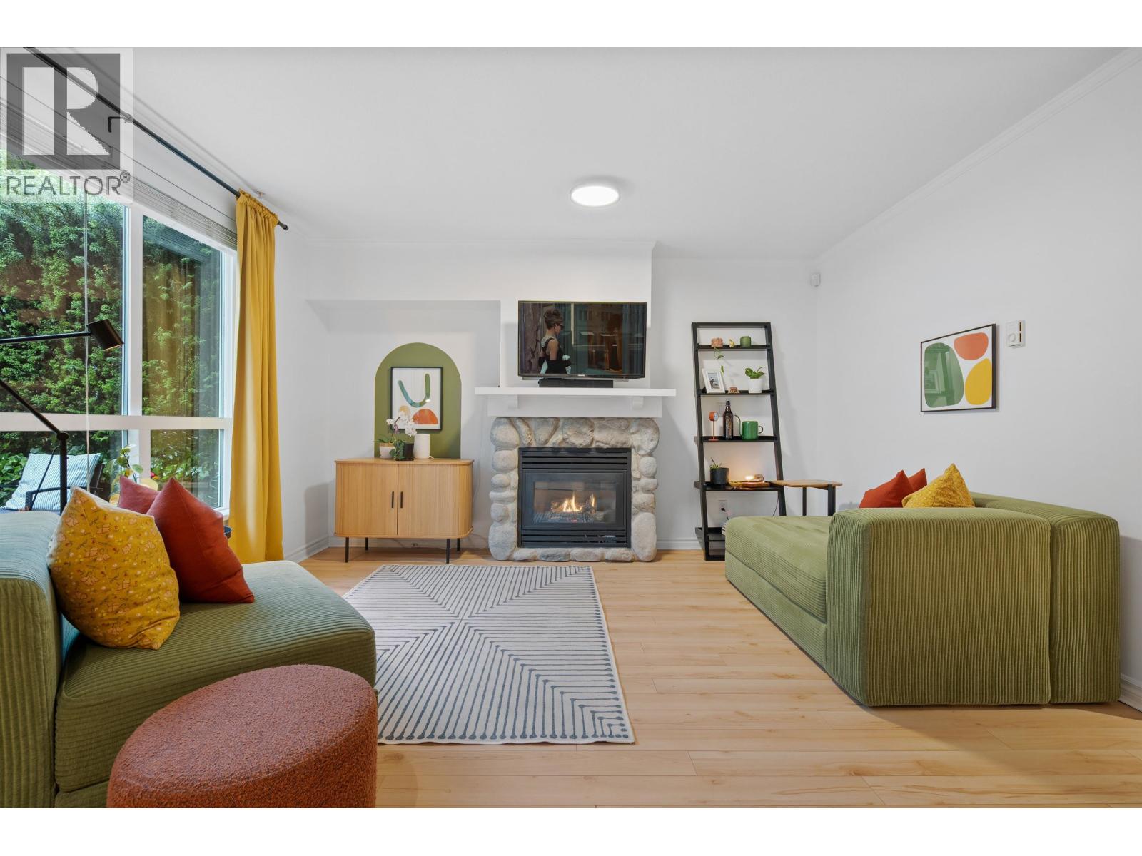 3 1005 Lynn Valley Road, North Vancouver, British Columbia  V7J 1Z6 - Photo 4 - R3143128
