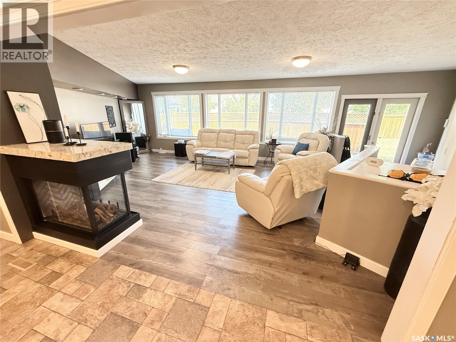 3 Mclelland Bay, Weyburn, Saskatchewan  S4H 2V3 - Photo 14 - SK045411