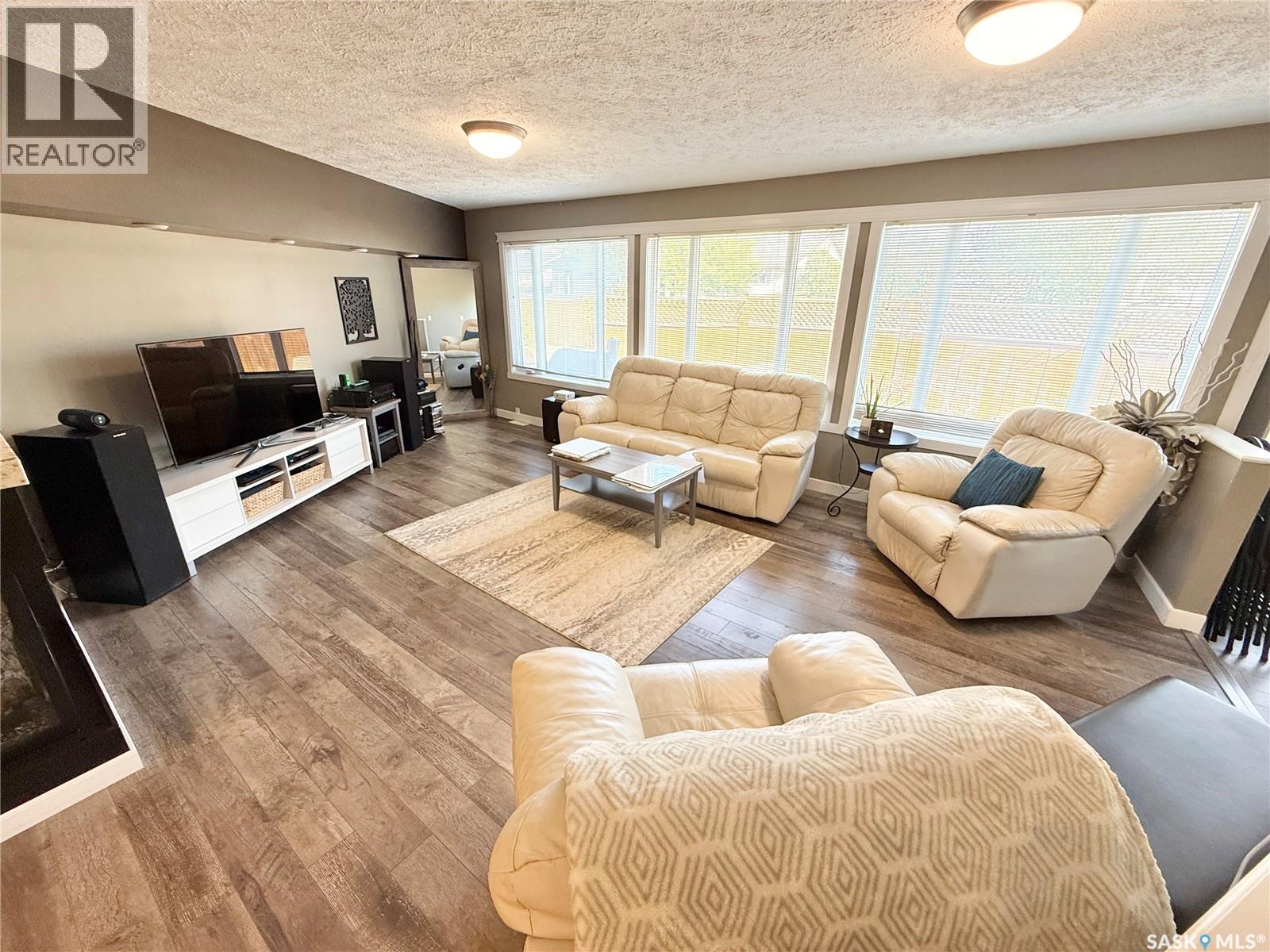 3 Mclelland Bay, Weyburn, Saskatchewan  S4H 2V3 - Photo 15 - SK045411