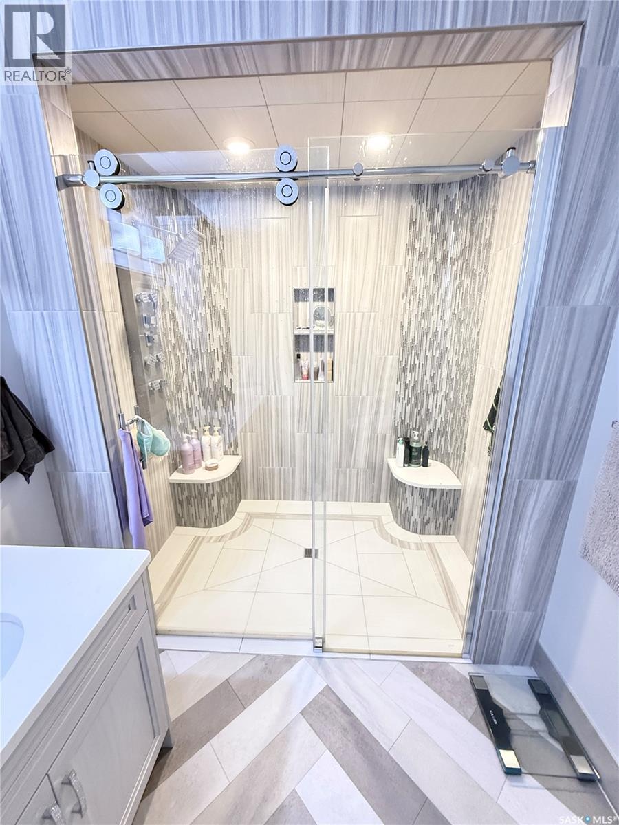 3 Mclelland Bay, Weyburn, Saskatchewan  S4H 2V3 - Photo 19 - SK045411