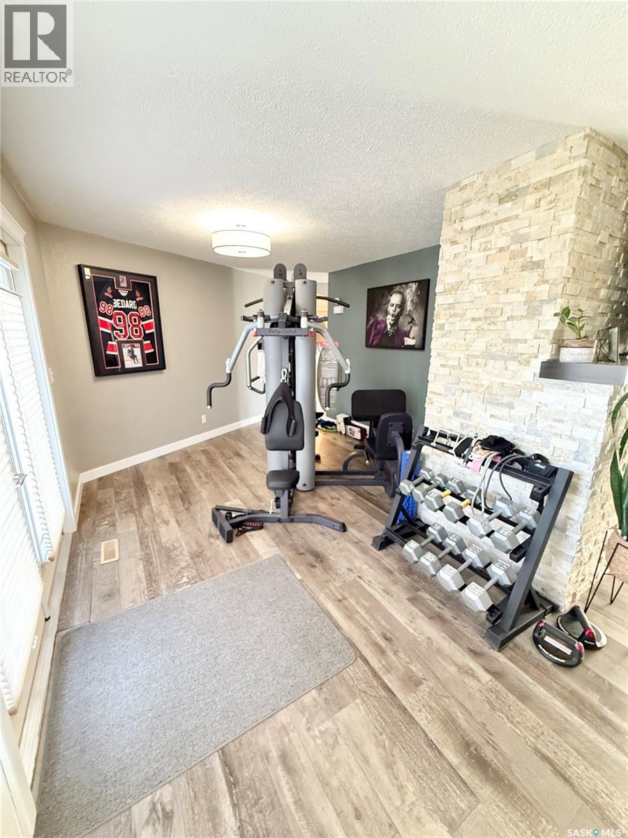 3 Mclelland Bay, Weyburn, Saskatchewan  S4H 2V3 - Photo 35 - SK045411