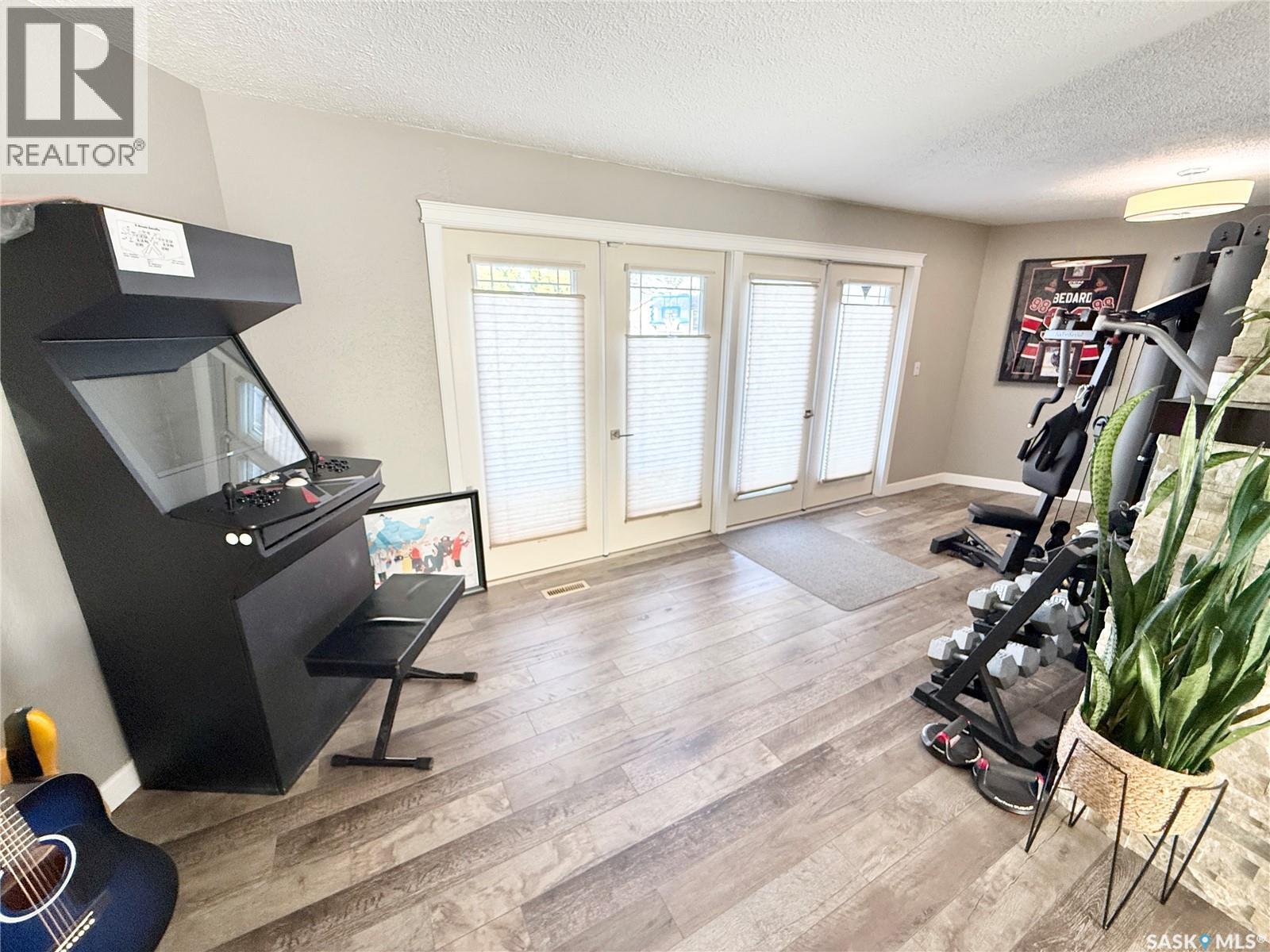 3 Mclelland Bay, Weyburn, Saskatchewan  S4H 2V3 - Photo 36 - SK045411