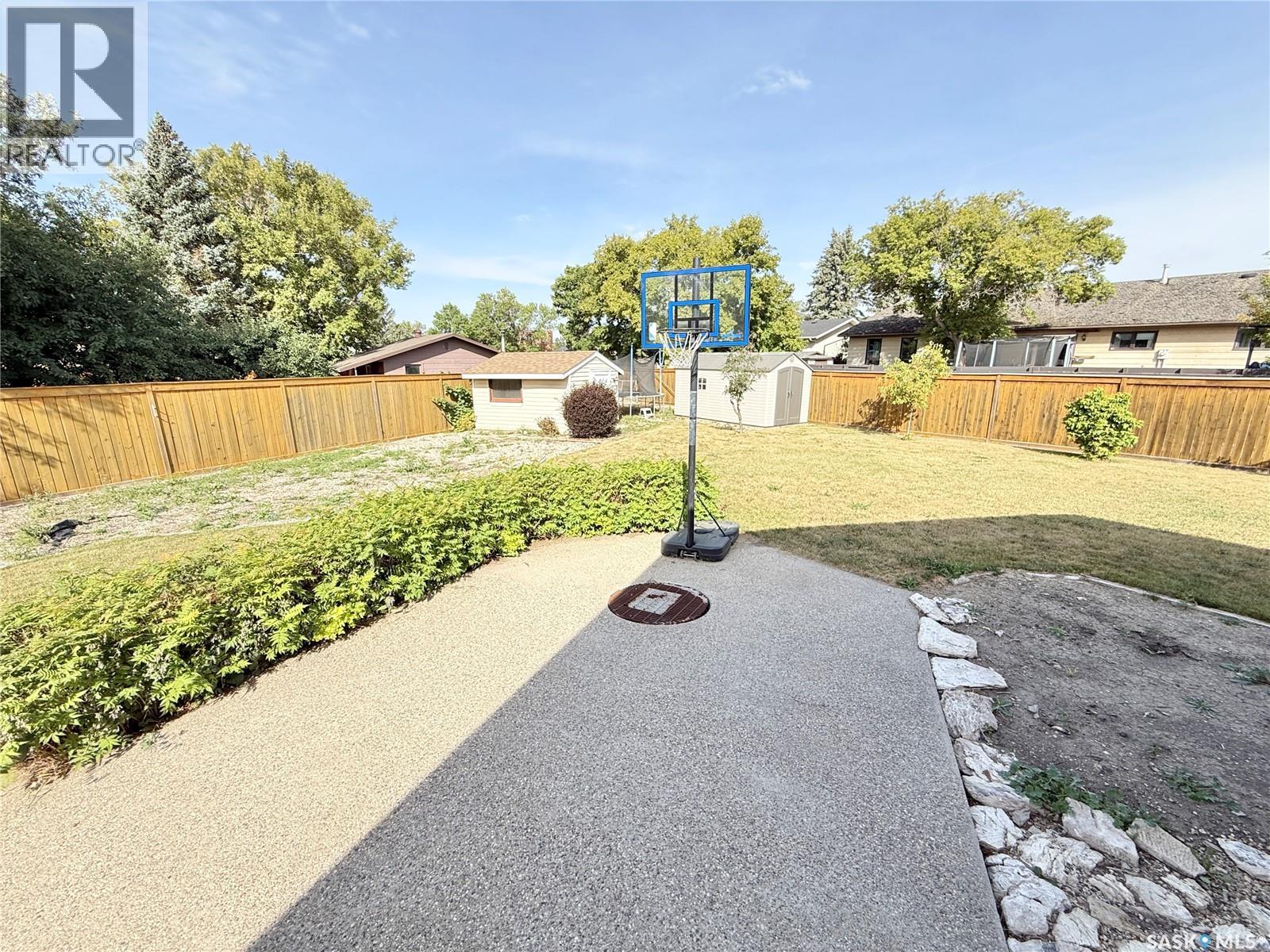 3 Mclelland Bay, Weyburn, Saskatchewan  S4H 2V3 - Photo 39 - SK045411