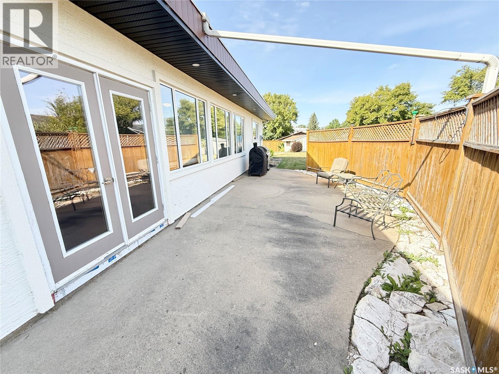 3 Mclelland Bay, Weyburn, Saskatchewan  S4H 2V3 - Photo 44 - SK045411