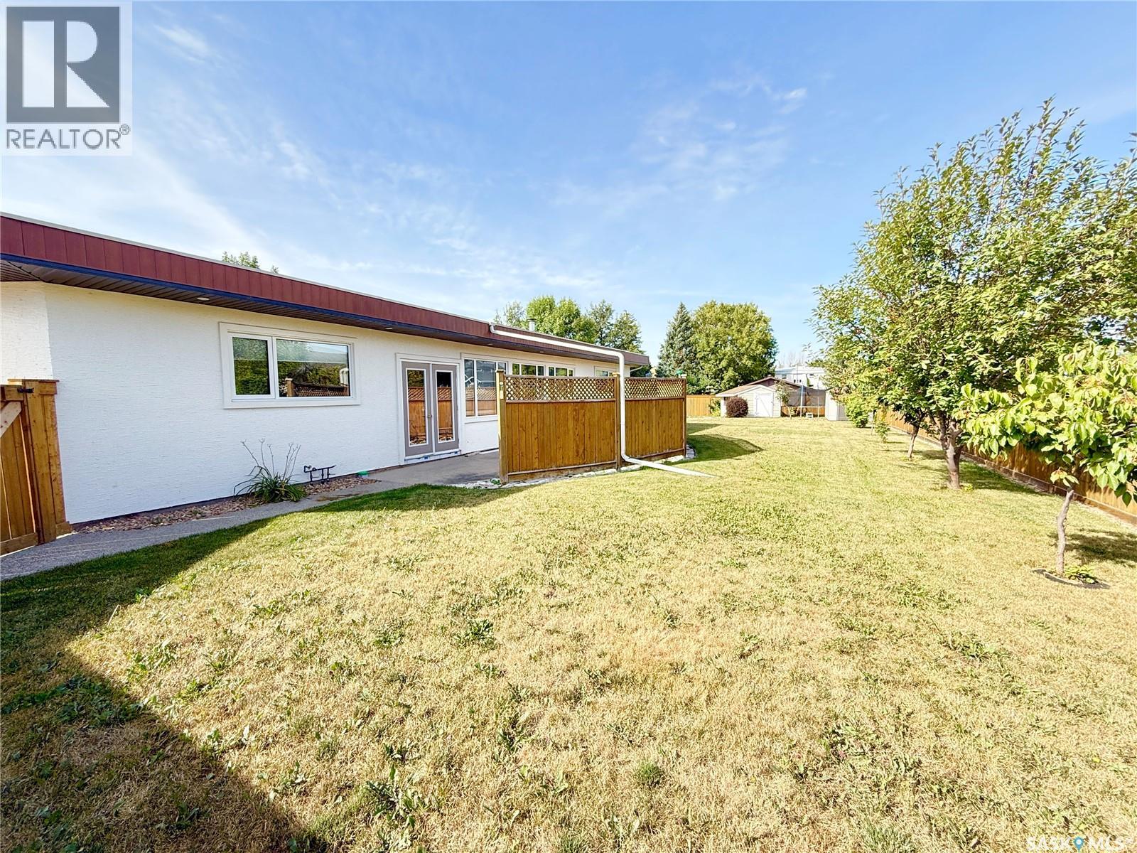 3 Mclelland Bay, Weyburn, Saskatchewan  S4H 2V3 - Photo 45 - SK045411