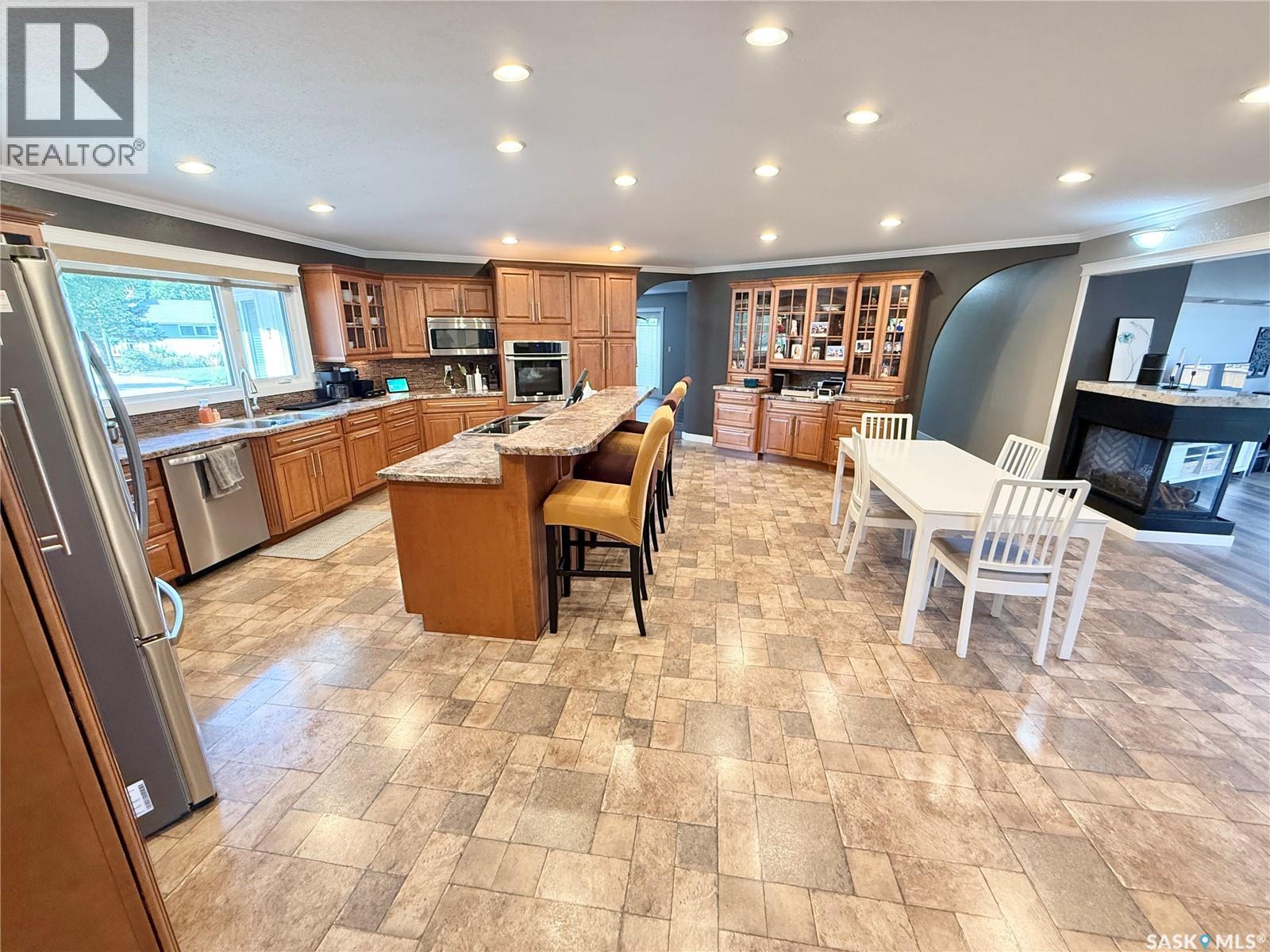 3 Mclelland Bay, Weyburn, Saskatchewan  S4H 2V3 - Photo 6 - SK045411