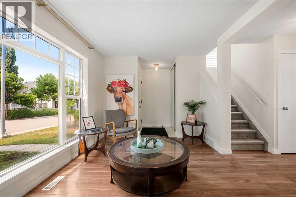 91 Hidden Crescent NW, Calgary, Alberta  T3A 5L4 - Photo 5 - A2336261
