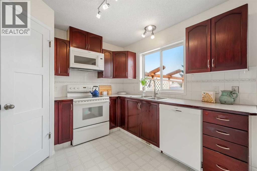 91 Hidden Crescent NW, Calgary, Alberta  T3A 5L4 - Photo 13 - A2336261
