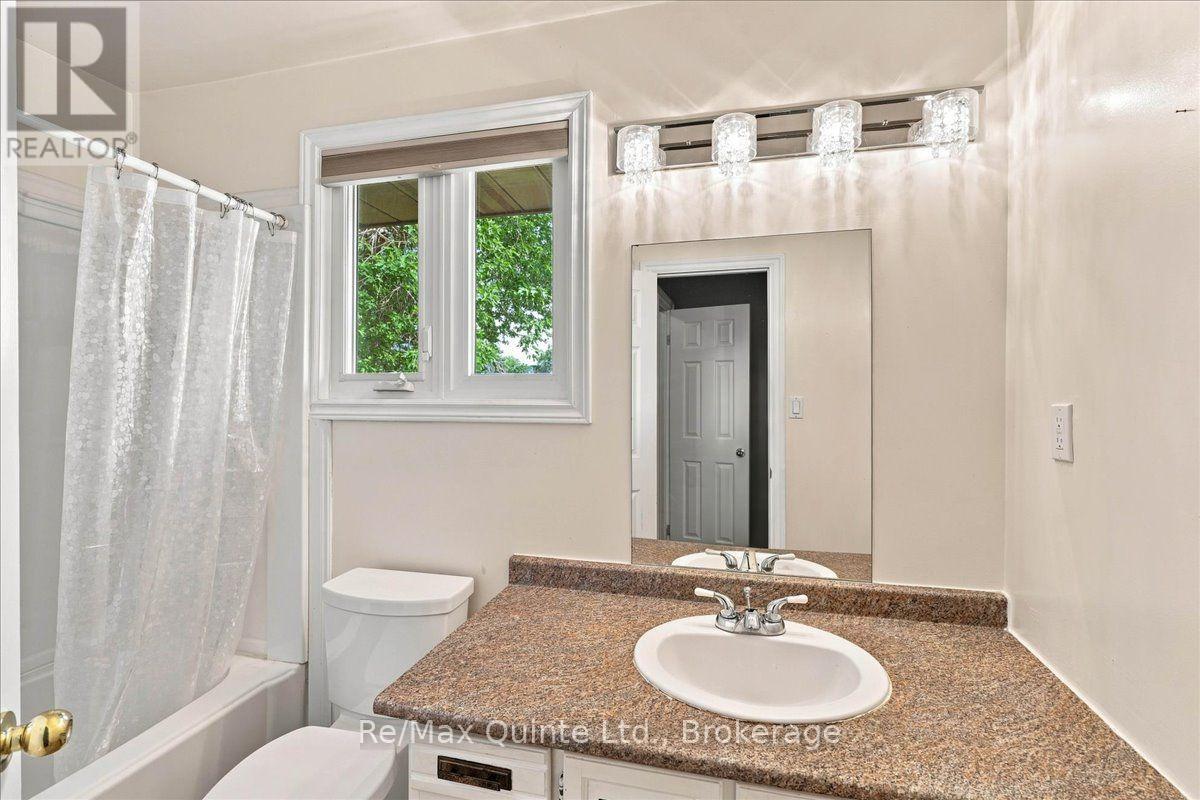 12 Brimley Court, Belleville, Ontario  K8N 5L5 - Photo 14 - X13668908