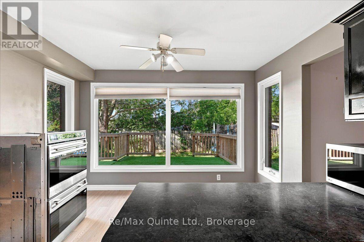 12 Brimley Court, Belleville, Ontario  K8N 5L5 - Photo 6 - X13668908